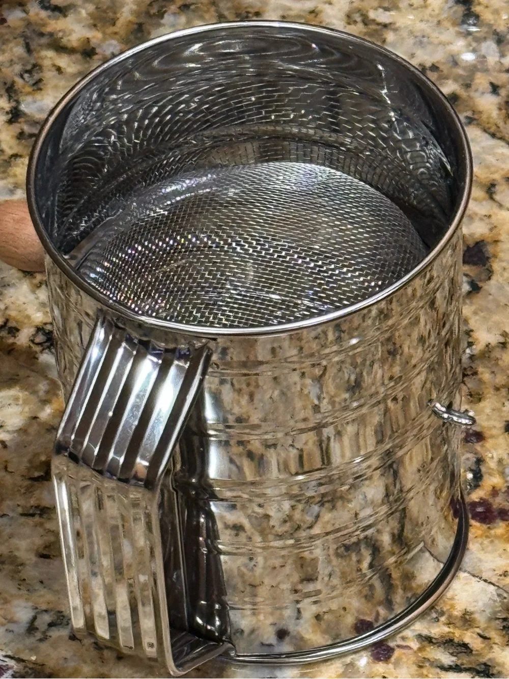 Stainless 3 Cup Steel Flour Sifter with Wooden Hand Crank Knob